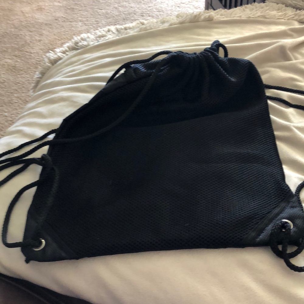 🎁 Free with purchase!! Drawstring Backpack - Picture 4 of 4
